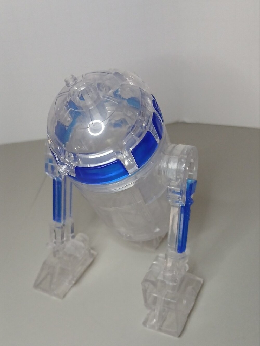 Droid Depot R2-D2 Figurine with Light-up Platform - Picture 7 of 8